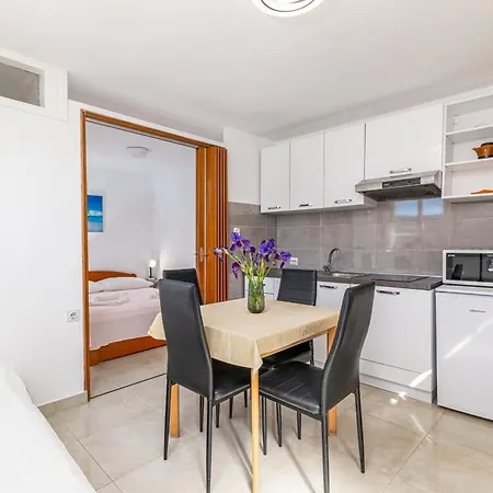 With Parking Space - Labin - 7622 Rabac